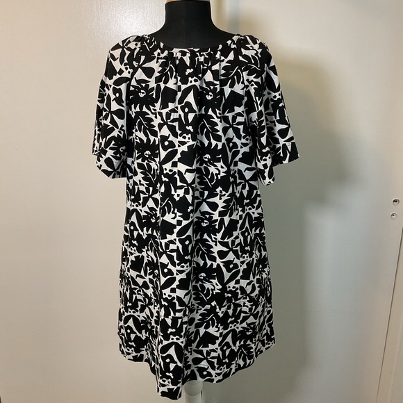 14. Free Assembly Black and White Square Neck Patterned Short Sleeve Dress Sz S - Picture 9 of 10